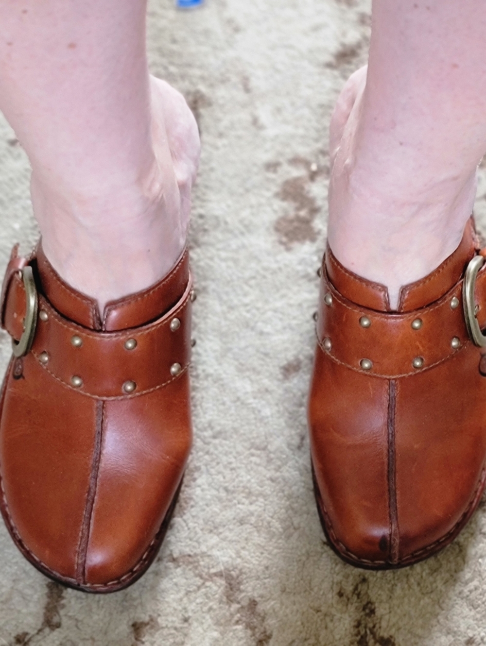BORN LEATHER CLOGS - Picture 11 of 12